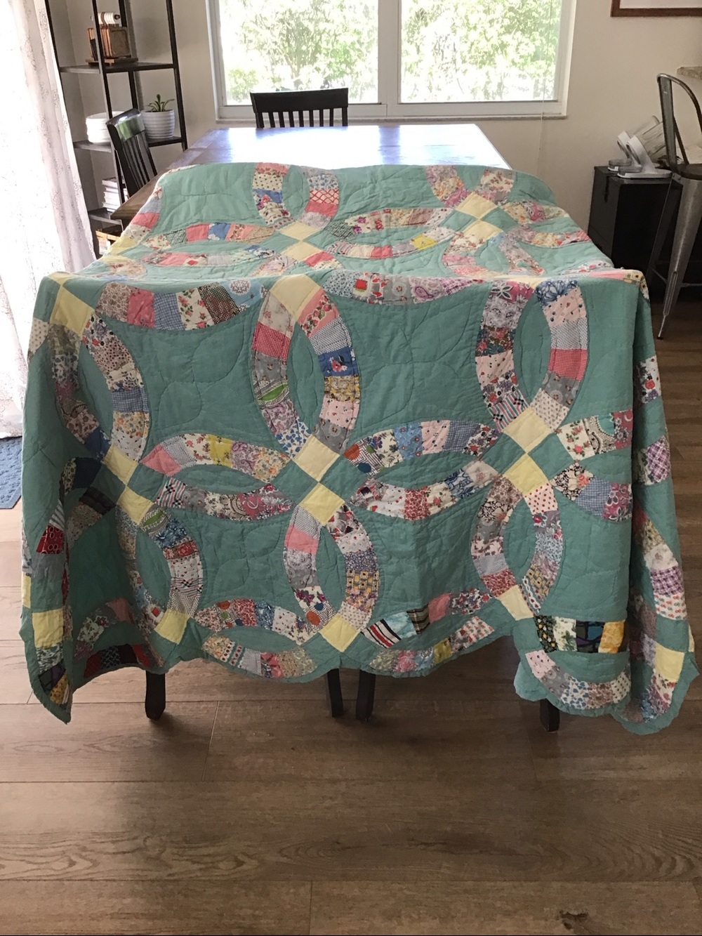 Vintage Double Wedding Ring quilt from the 1930s-1940s - Picture 4 of 15